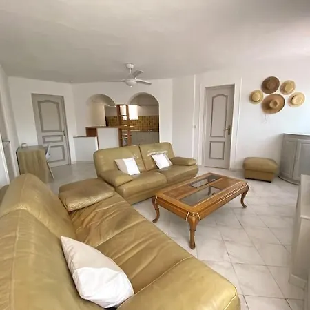 A Louer De 4 Pieces A Golfe De St-tropez Feriehus